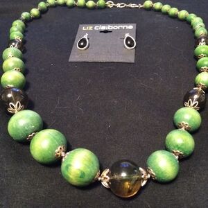 Liz Claibiorne jewelry set